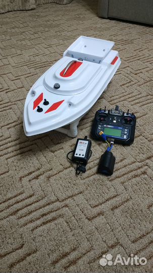 Прикормочный кораблик