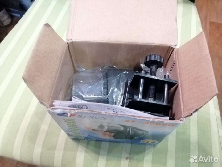 Автоматическая кормушка для рыбок