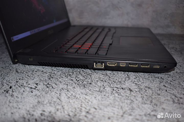 Игровой ноутбук asus на Core i7-7700HQ/ GTX 1050