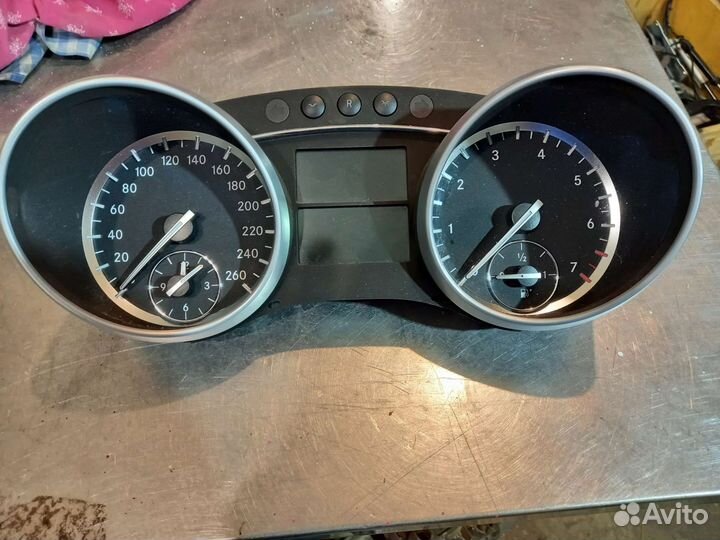 Панель приборов Mercedes W164, ML164