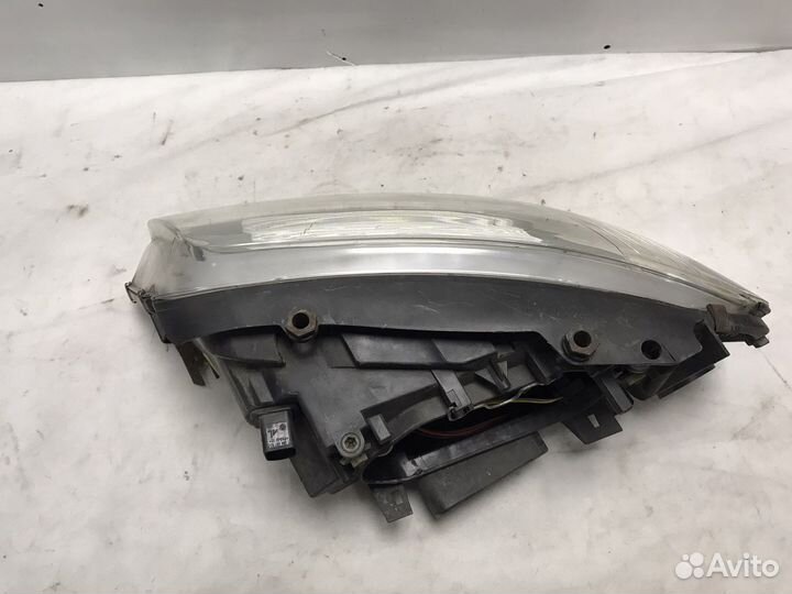 Фара передняя правая Volkswagen Sharan 2002 г