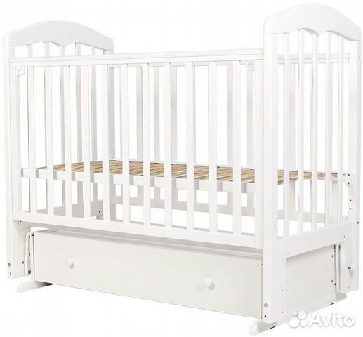 Детская кроватка с маятником и ящиком (белая)