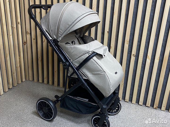 Коляска с перекидной ручкой Indigo