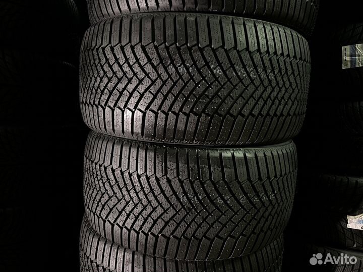 Yokohama BluEarth Winter V906 285/40 R22 и 325/35 R22 111W