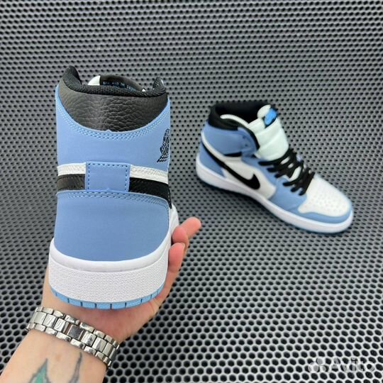 Кроссовки Nike Air Jordan 1 High University Blue