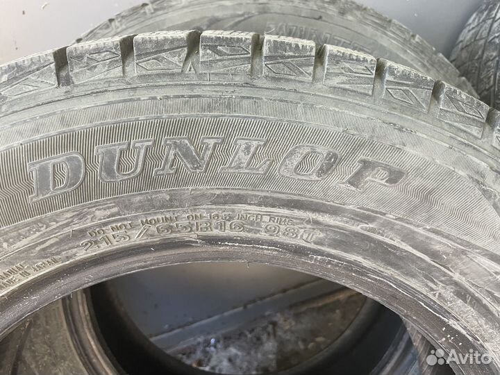 Dunlop SP Winter Maxx WM01 215/65 R16 98T