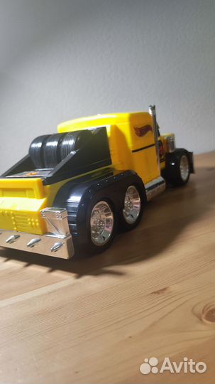 Hot wheels грузовик