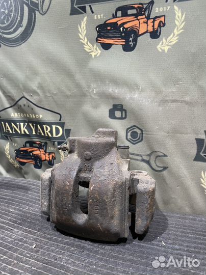 Суппорт передний левый правый Range Rover L322