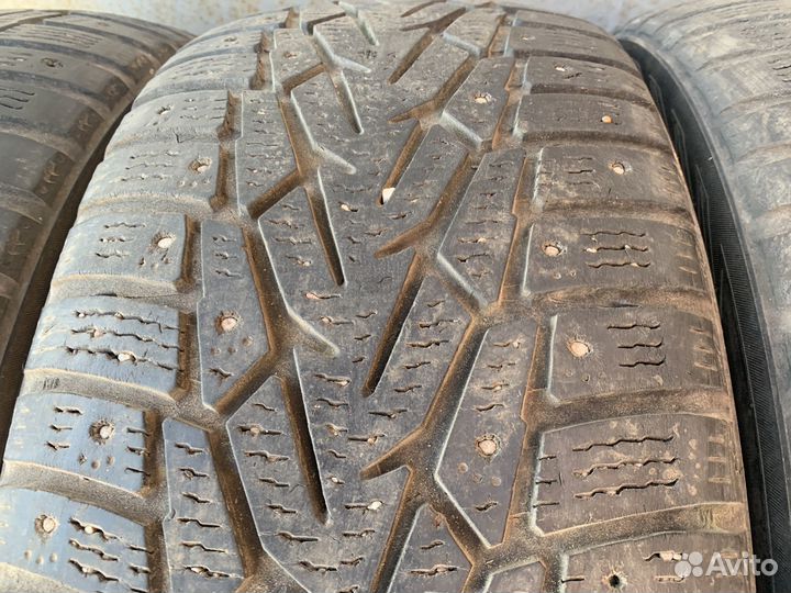 Nokian Tyres Hakkapeliitta 7 215/55 R17 98T