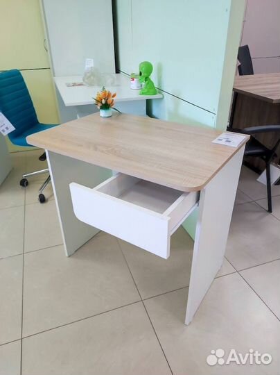 Детский компьютерный стол