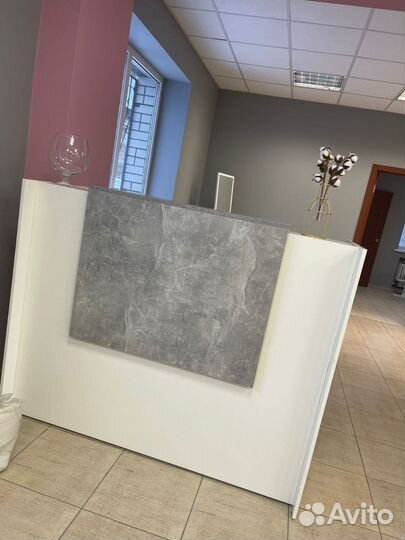 Стойка Ресепшен