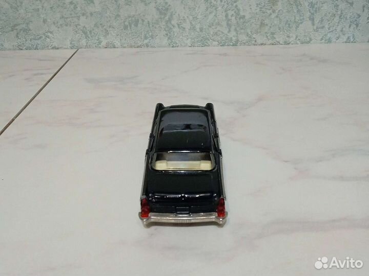 Модель Чайка Газ-13 СССР без ми, номерная