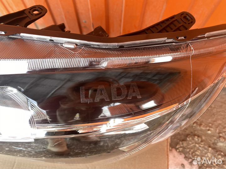 Фара головного света LADA Vesta левая севием