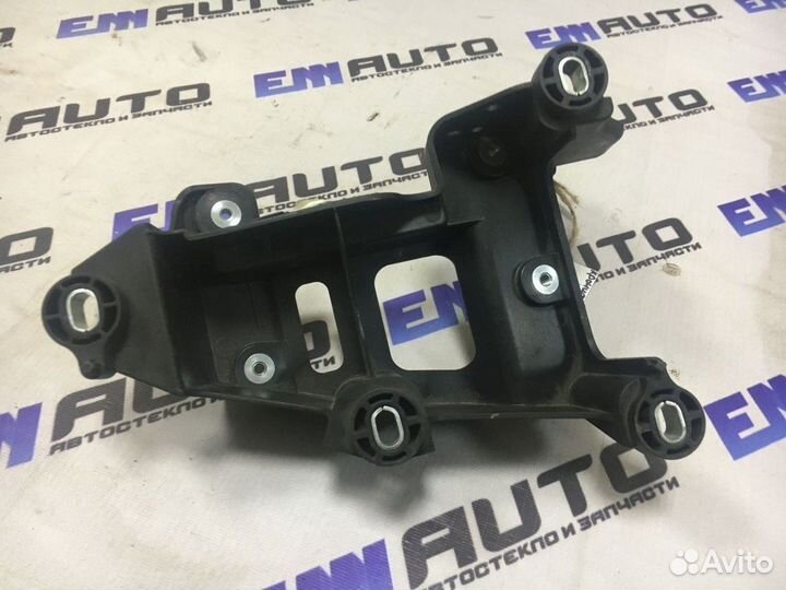 Кронштейн кулисы МКПП Форд Фокус 3