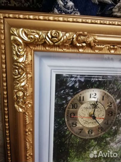 Картина 3Д в золотом багете