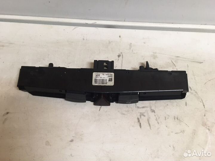 Блок кнопок (аварийка) Opel Astra H