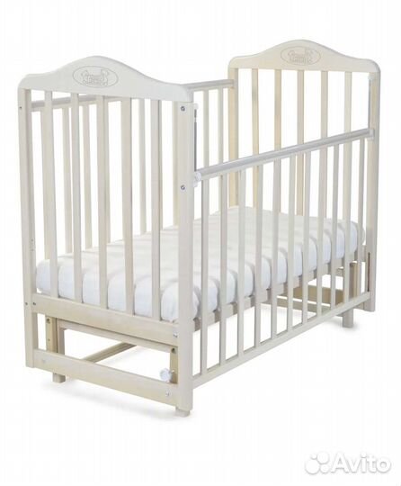 Детская кроватка с маятником