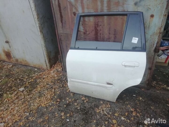 Дверь задняя Мазда премаси