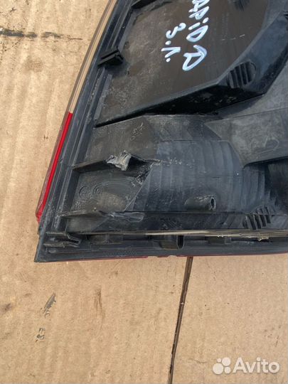 Фонарь задний левый Skoda Rapid 1