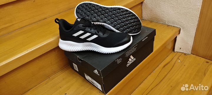 Кроссовки Adidas 42 размер оригинал