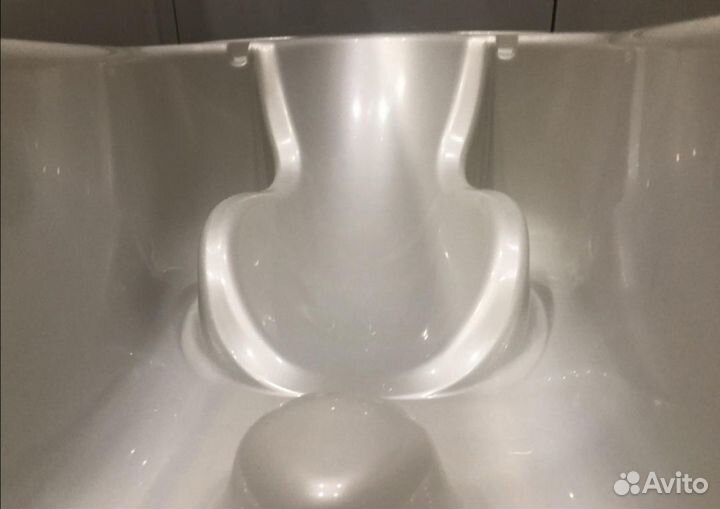 Ванночка для купания с горкой