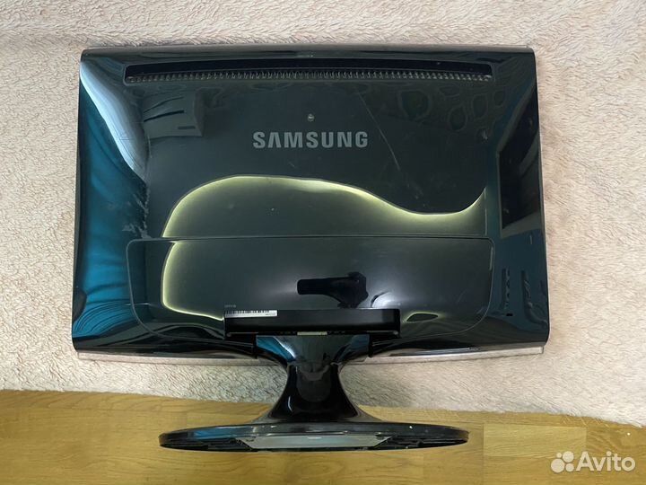Монитор Samsung SyncMaster T200 20