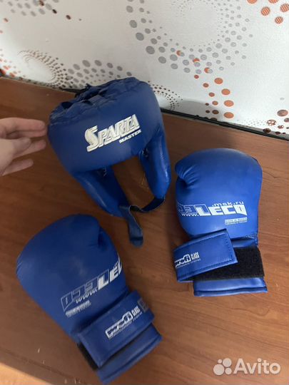 Боксерские перчатки