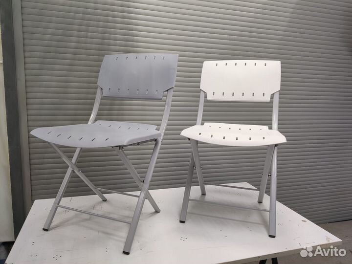 Стулья новые складные