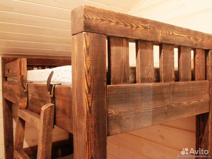 Двухэтажная кровать