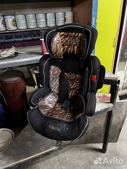 Автомобильное кресло