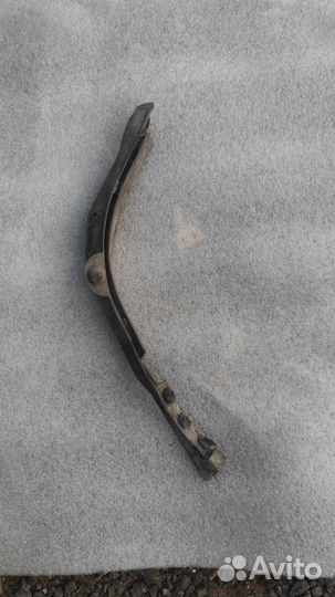 Уплотнитель крыла и фары правый Е71 Е70 BMW