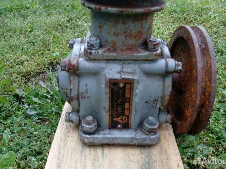 Компрессор газ 66