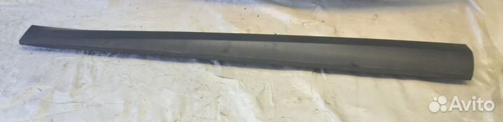 Молдинг двери передний левый Renault Megane 3