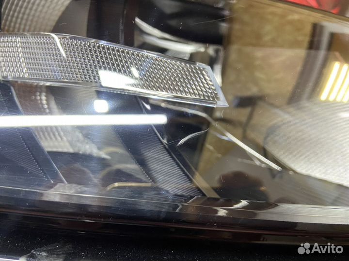 Фара правая галоген Skoda Karoq новая