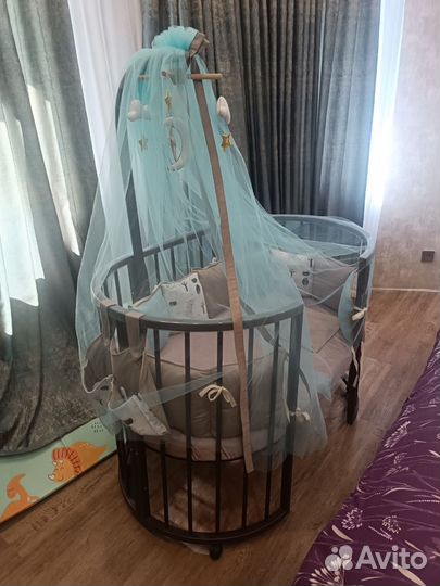 Детская кроватка люлька с маятником