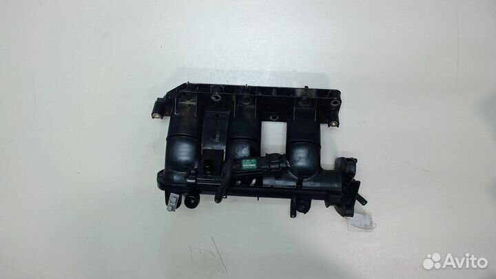 Коллектор впускной Dacia Sandero 2012, 2013