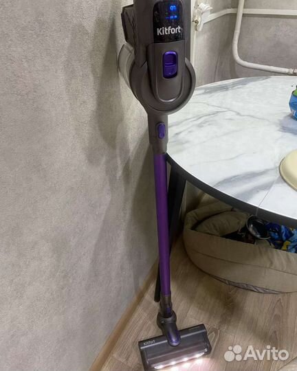 Вертикальный пылесос «2 в 1» Kitfort KT-543-1