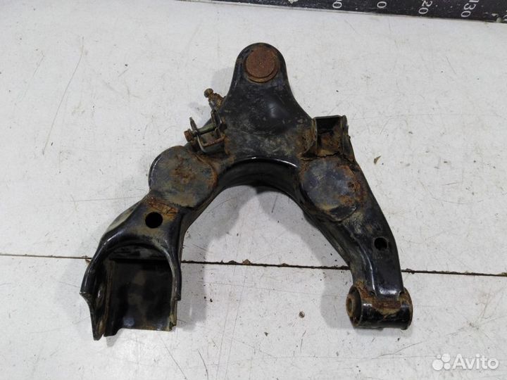 Рычаг передний левый нижний