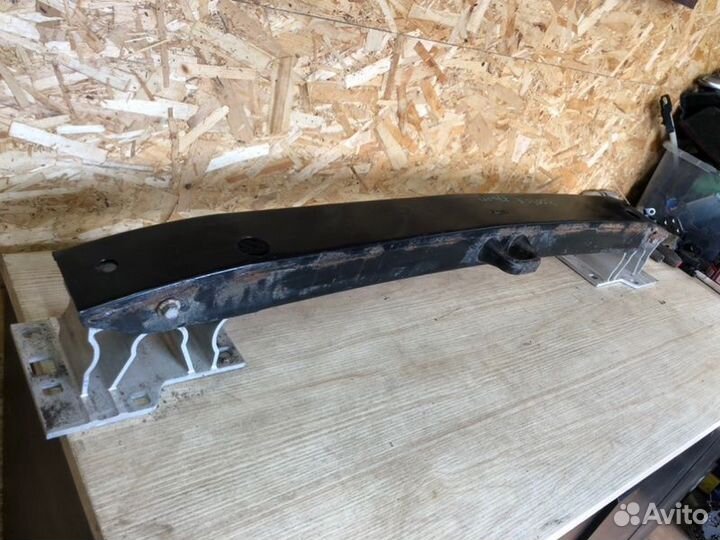 Усилитель бампера передний Land Rover Range Rover