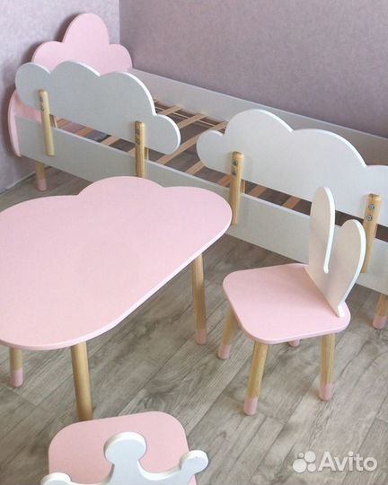 Детский стол и стул