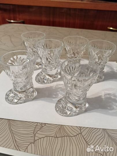 Хрустальные рюмки сапожки
