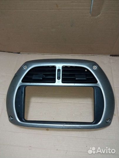 Toyota RAV4 xa20 дефлектор обдува салона