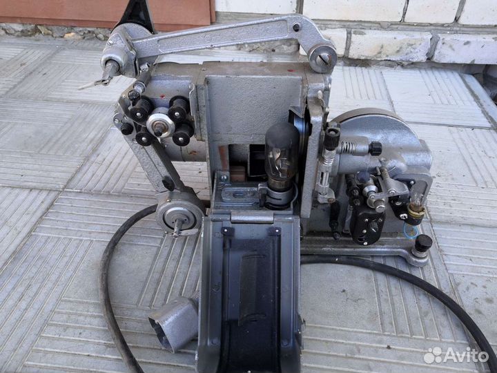 Кинопроектор