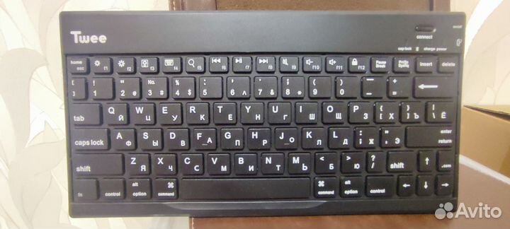 Беспроводная клавиатура - чехол для планшета iPad