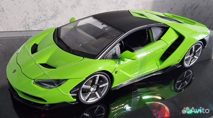 Коллекционная модель Lamborghini Centenario 1:18