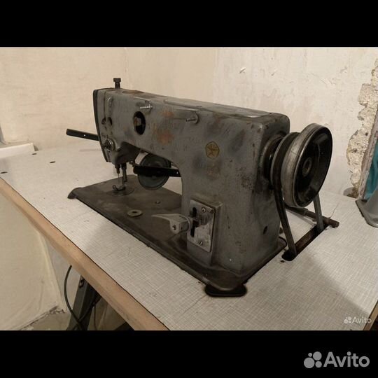 Промышленная швейная машинка