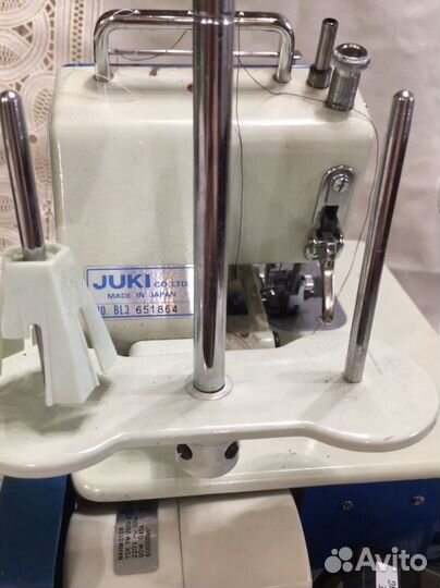 Швейная машинка оверлок.Япония