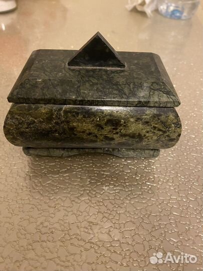 Шкатулка из натурального камня, молохит