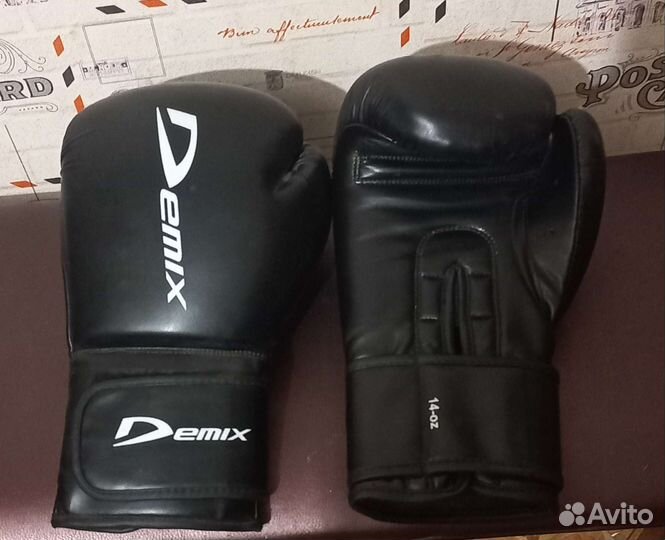 Боксерские перчатки 14oz