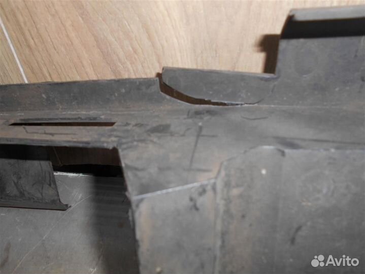 Воздуховод радиатора левый от Renault Megane II 2